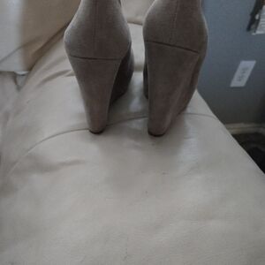 Jessica Simpson Women's Wedges in Taupe